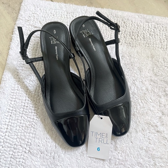 NWT - Women’s Slingback Cap Toe Block Heel Sandals, Size 6 - Time & Tru - Picture 6 of 12